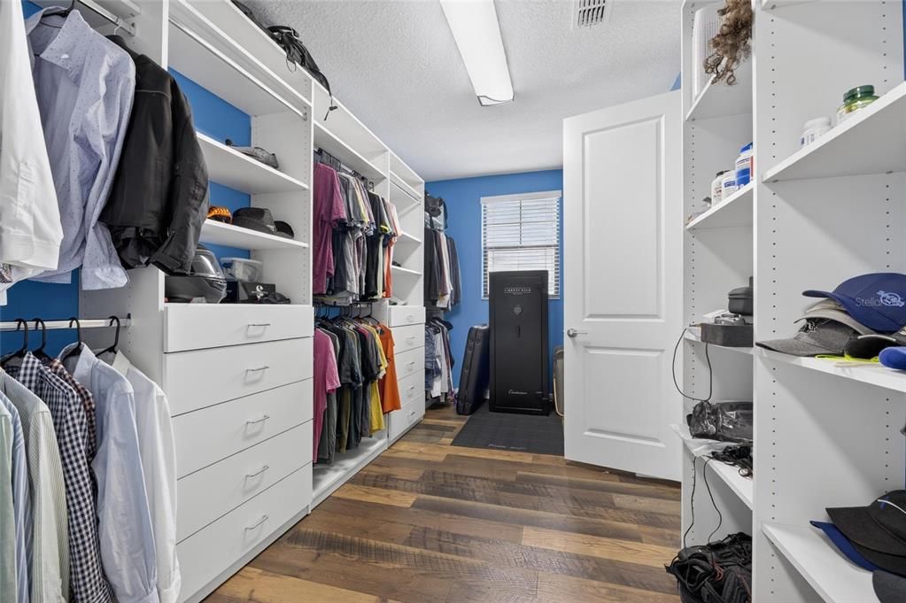 For Rent: $3,400 (5 beds, 3 baths, 2964 Square Feet)