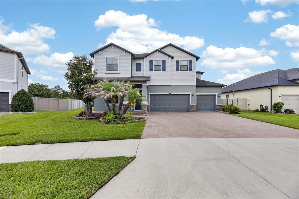 For Rent: $3,400 (5 beds, 3 baths, 2964 Square Feet)