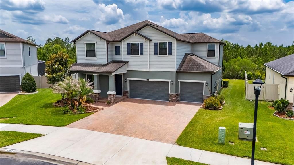 For Rent: $3,400 (5 beds, 3 baths, 2964 Square Feet)