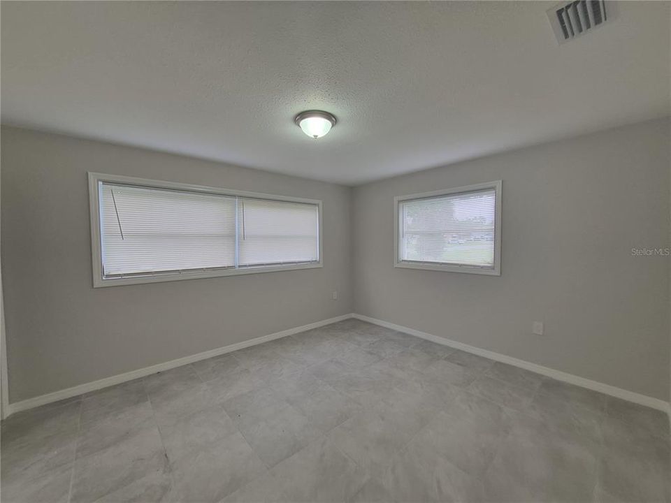 For Rent: $1,695 (4 beds, 2 baths, 900 Square Feet)