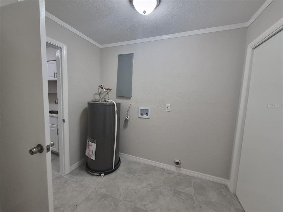 For Rent: $1,695 (4 beds, 2 baths, 900 Square Feet)
