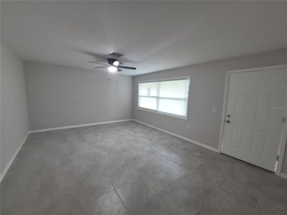 For Rent: $1,695 (4 beds, 2 baths, 900 Square Feet)