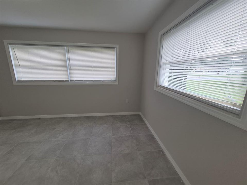 For Rent: $1,695 (4 beds, 2 baths, 900 Square Feet)