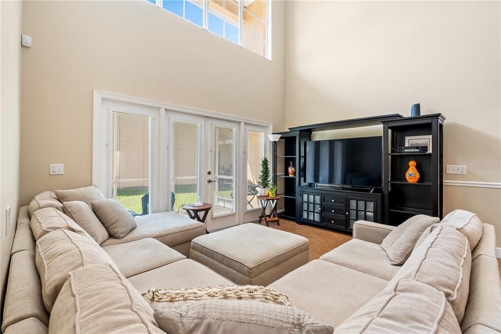 For Sale: $550,000 (3 beds, 2 baths, 2281 Square Feet)