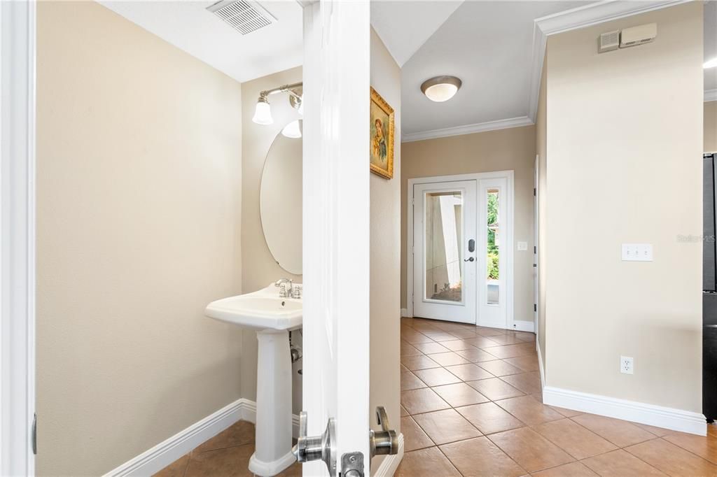 For Sale: $550,000 (3 beds, 2 baths, 2281 Square Feet)