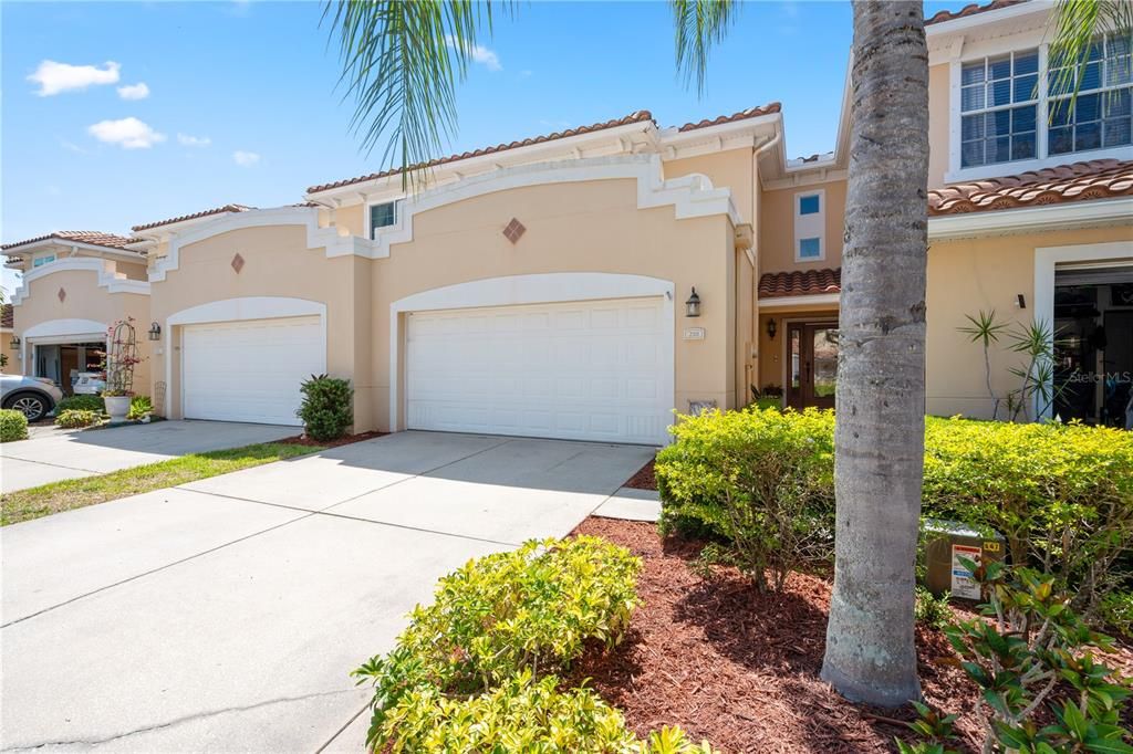 For Sale: $550,000 (3 beds, 2 baths, 2281 Square Feet)