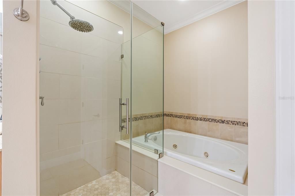 For Sale: $550,000 (3 beds, 2 baths, 2281 Square Feet)
