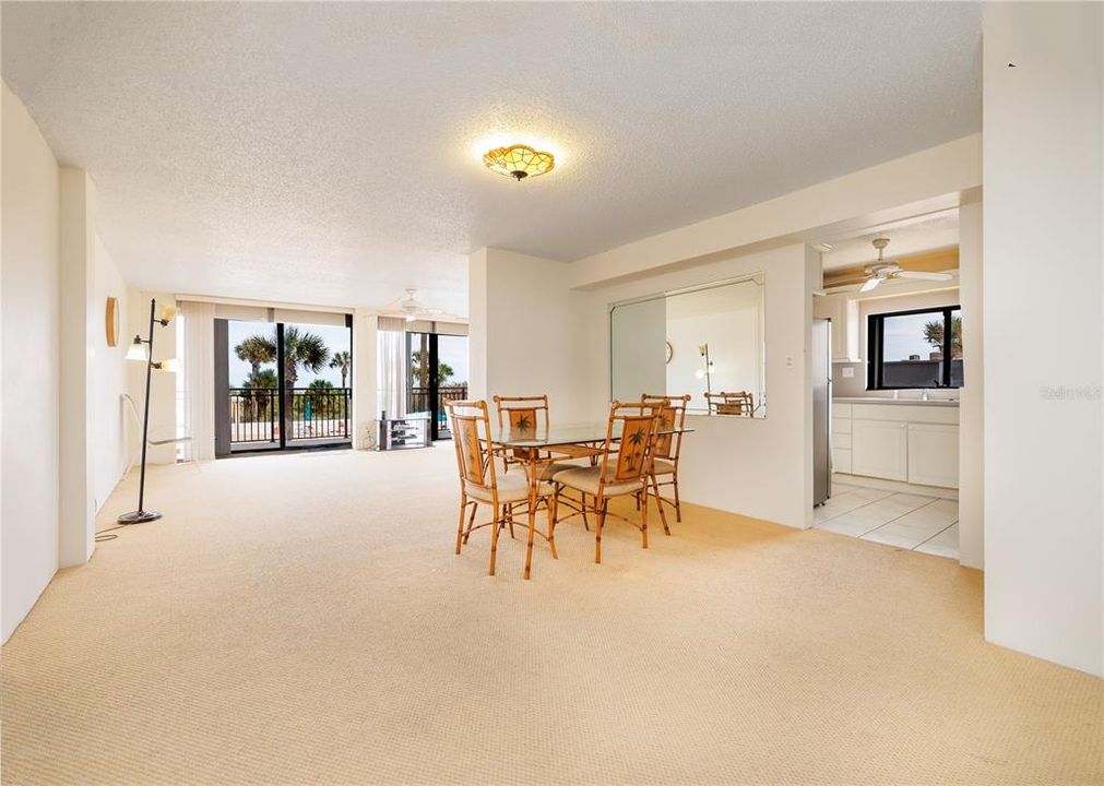 En Venta: $399,000 (2 camas, 2 baños, 1600 Pies cuadrados)