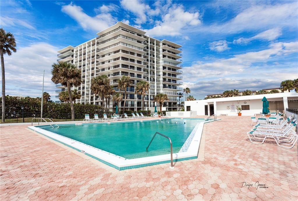 En Venta: $399,000 (2 camas, 2 baños, 1600 Pies cuadrados)
