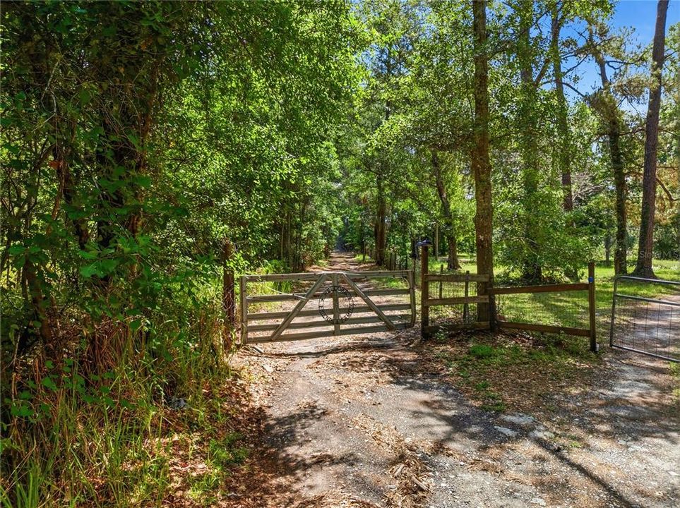 待售: $289,000 (5.00 acres)