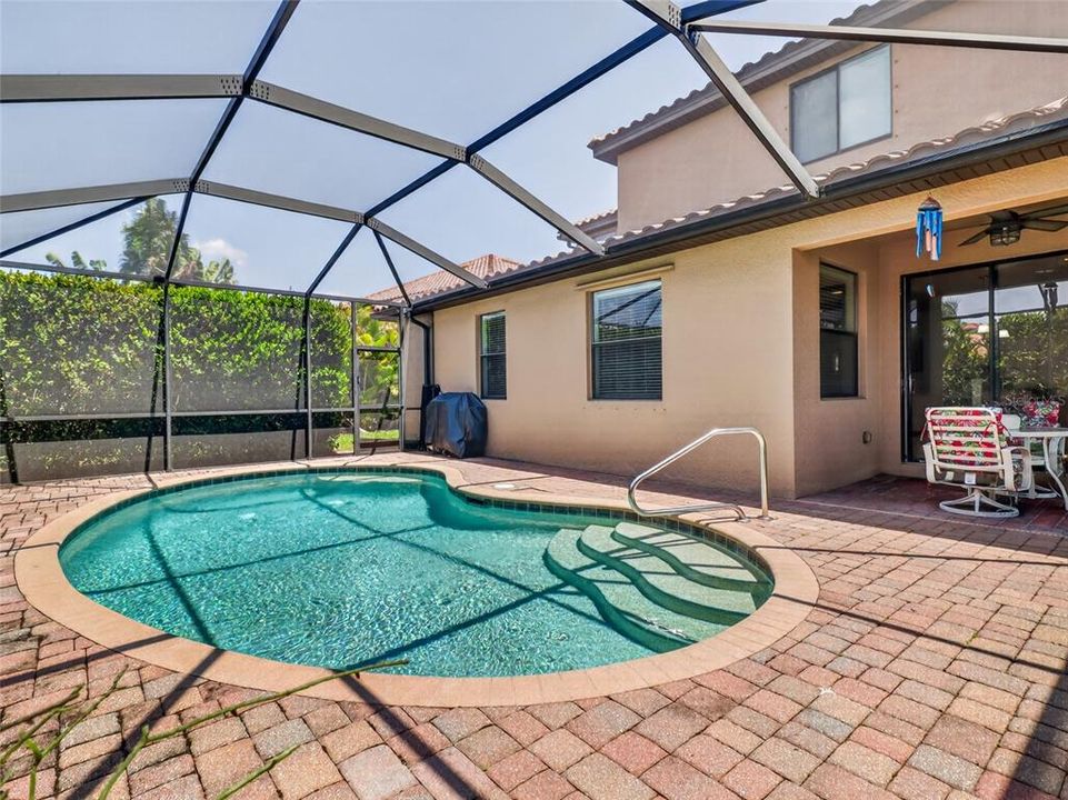 For Sale: $750,000 (5 beds, 3 baths, 3468 Square Feet)