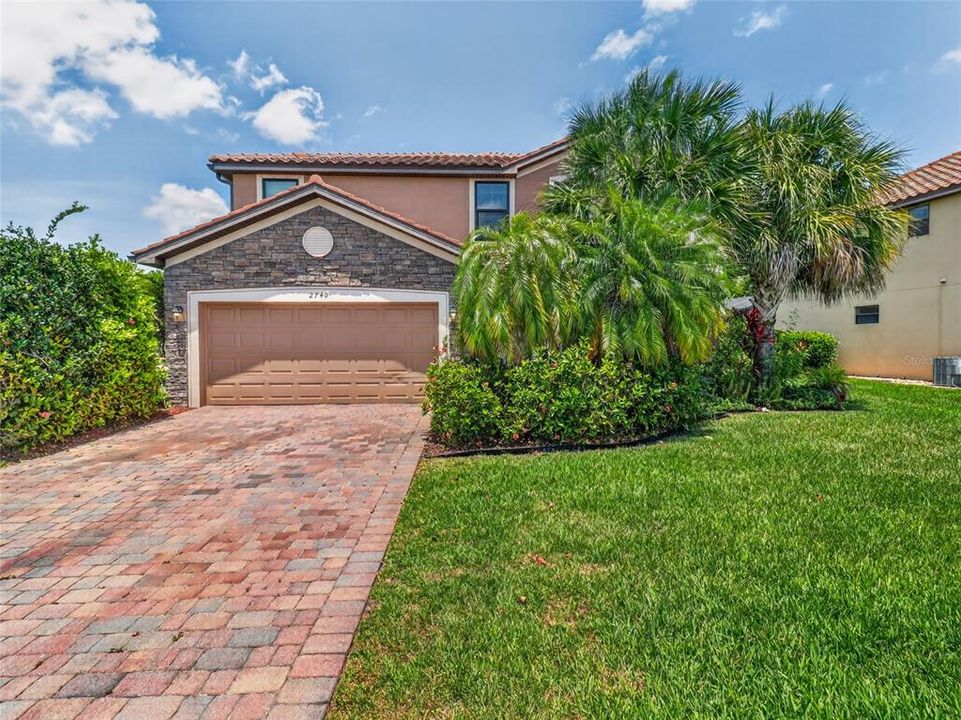 For Sale: $750,000 (5 beds, 3 baths, 3468 Square Feet)