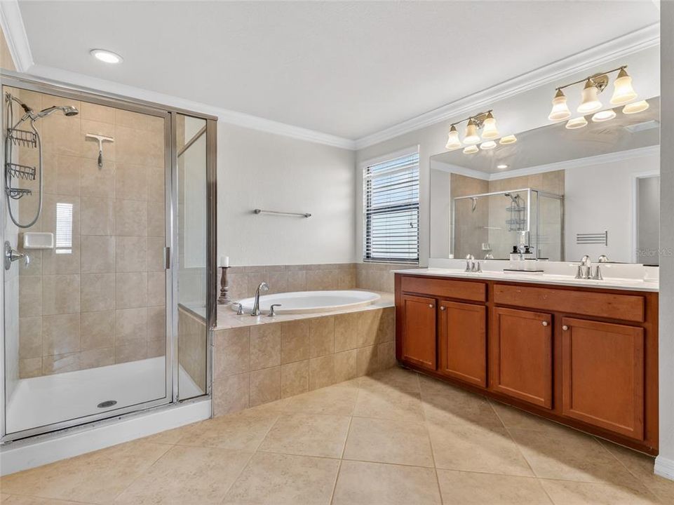 For Sale: $750,000 (5 beds, 3 baths, 3468 Square Feet)