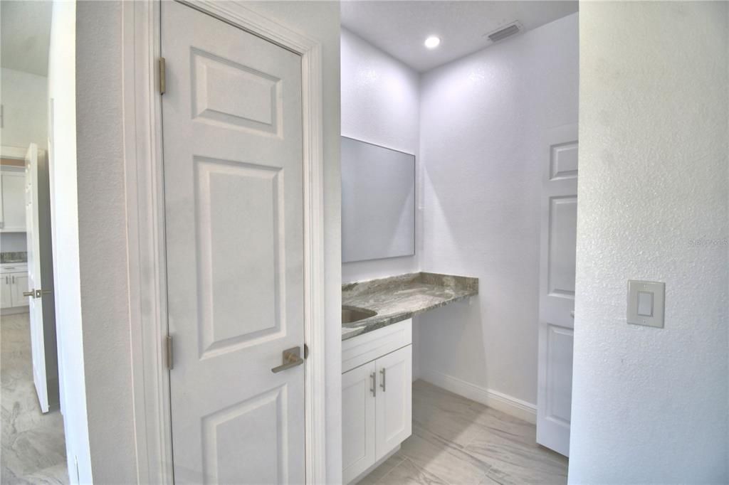В аренду: $1,800 (3 спален, 2 ванн, 1220 Квадратных фут)