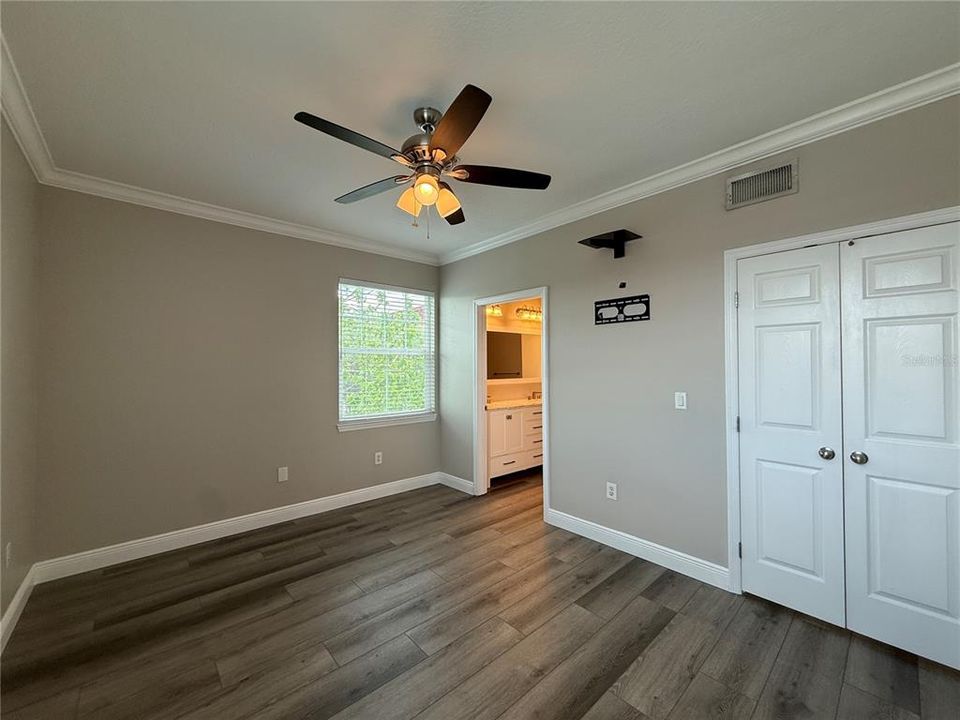 For Sale: $259,999 (2 beds, 2 baths, 1146 Square Feet)