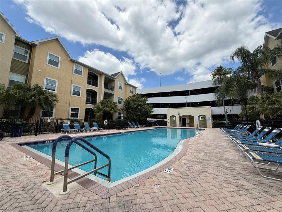 For Sale: $259,999 (2 beds, 2 baths, 1146 Square Feet)