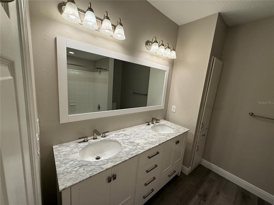 For Sale: $259,999 (2 beds, 2 baths, 1146 Square Feet)