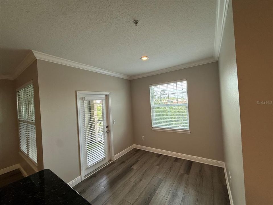 For Sale: $259,999 (2 beds, 2 baths, 1146 Square Feet)