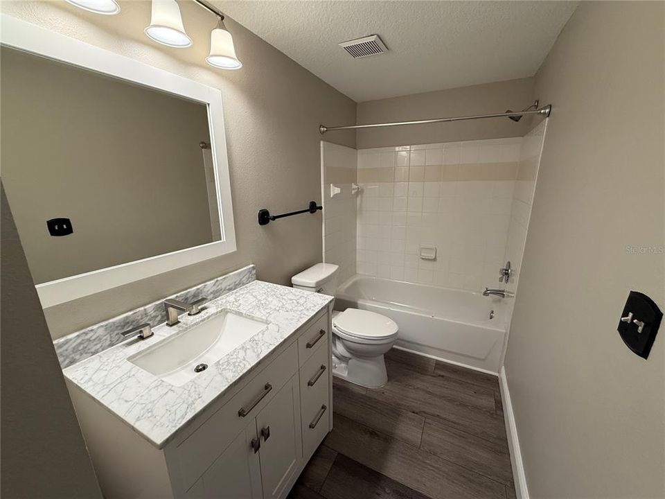 For Sale: $259,999 (2 beds, 2 baths, 1146 Square Feet)