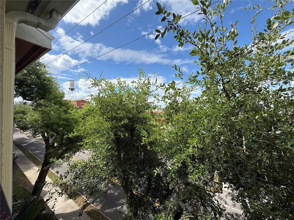 For Sale: $259,999 (2 beds, 2 baths, 1146 Square Feet)