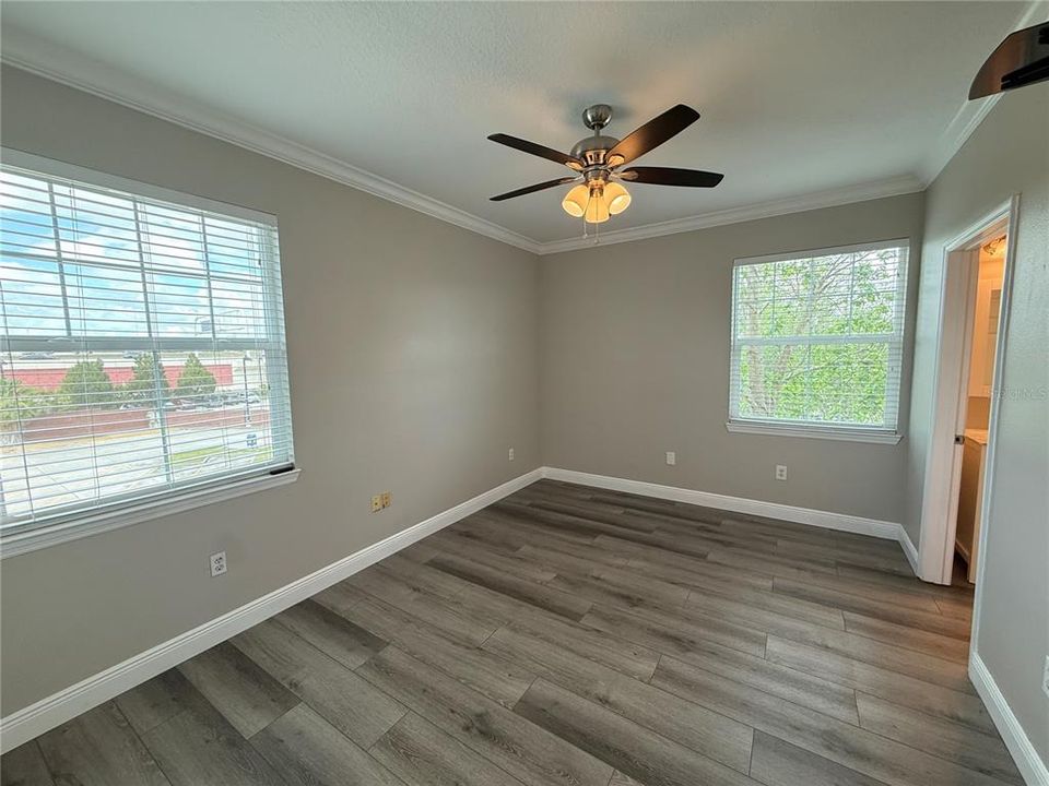 For Sale: $259,999 (2 beds, 2 baths, 1146 Square Feet)