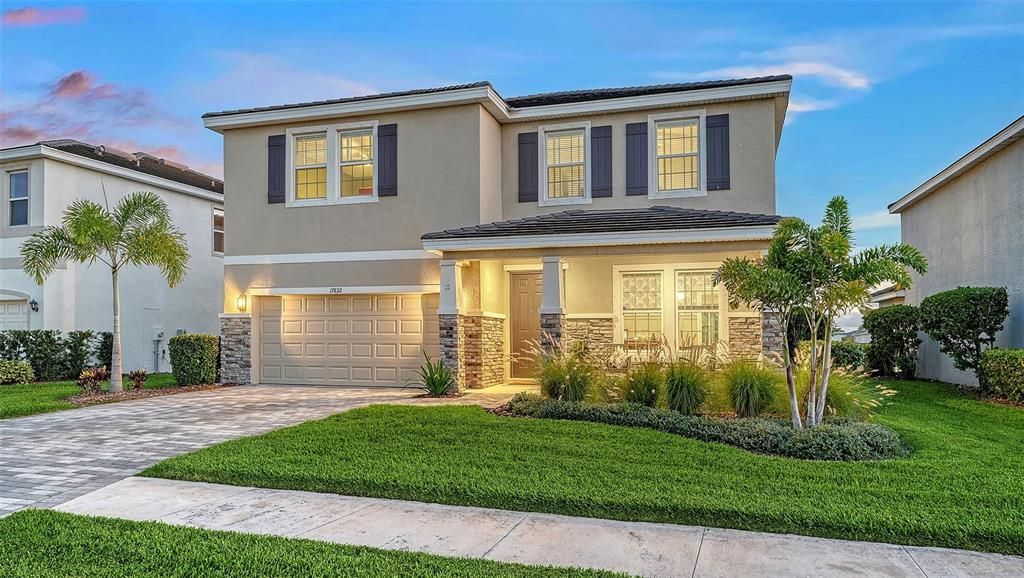 Active With Contract: $684,900 (4 beds, 3 baths, 3313 Square Feet)