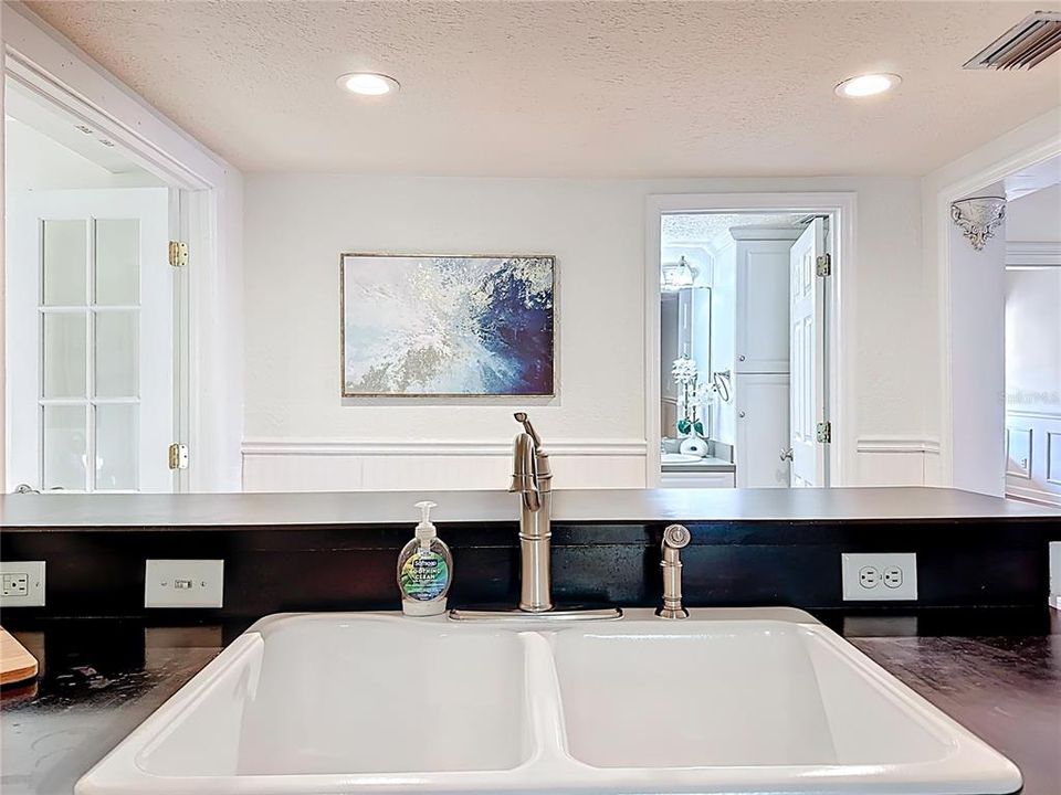 For Sale: $609,000 (4 beds, 3 baths, 2479 Square Feet)