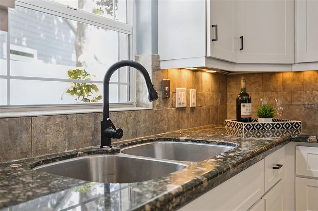 For Sale: $849,900 (5 beds, 3 baths, 2669 Square Feet)