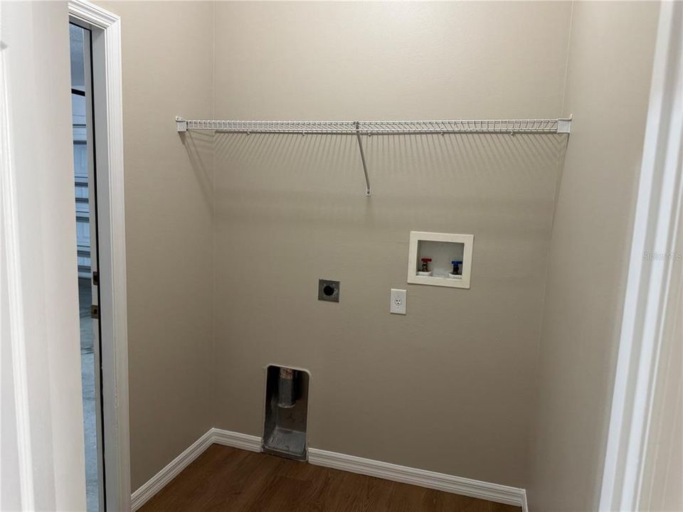 В аренду: $2,595 (4 спален, 2 ванн, 2052 Квадратных фут)