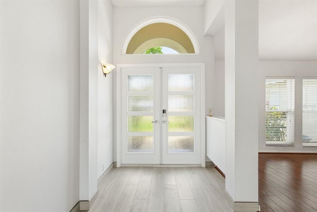 Под контрактом: $779,900 (4 спален, 2 ванн, 2301 Квадратных фут)