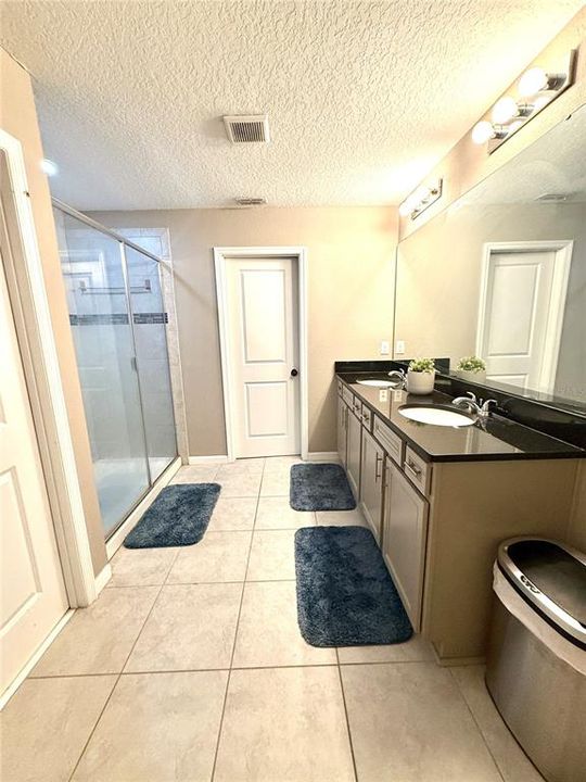 En Renta: $2,800 (4 camas, 3 baños, 2791 Pies cuadrados)