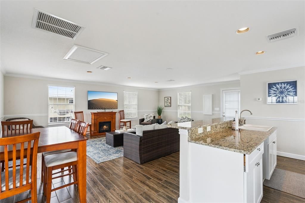 En Venta: $825,000 (3 camas, 3 baños, 2914 Pies cuadrados)
