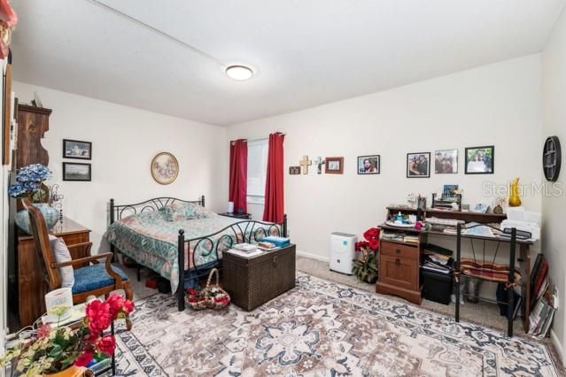 На продажу: $139,900 (2 спален, 1 ванн, 1058 Квадратных фут)