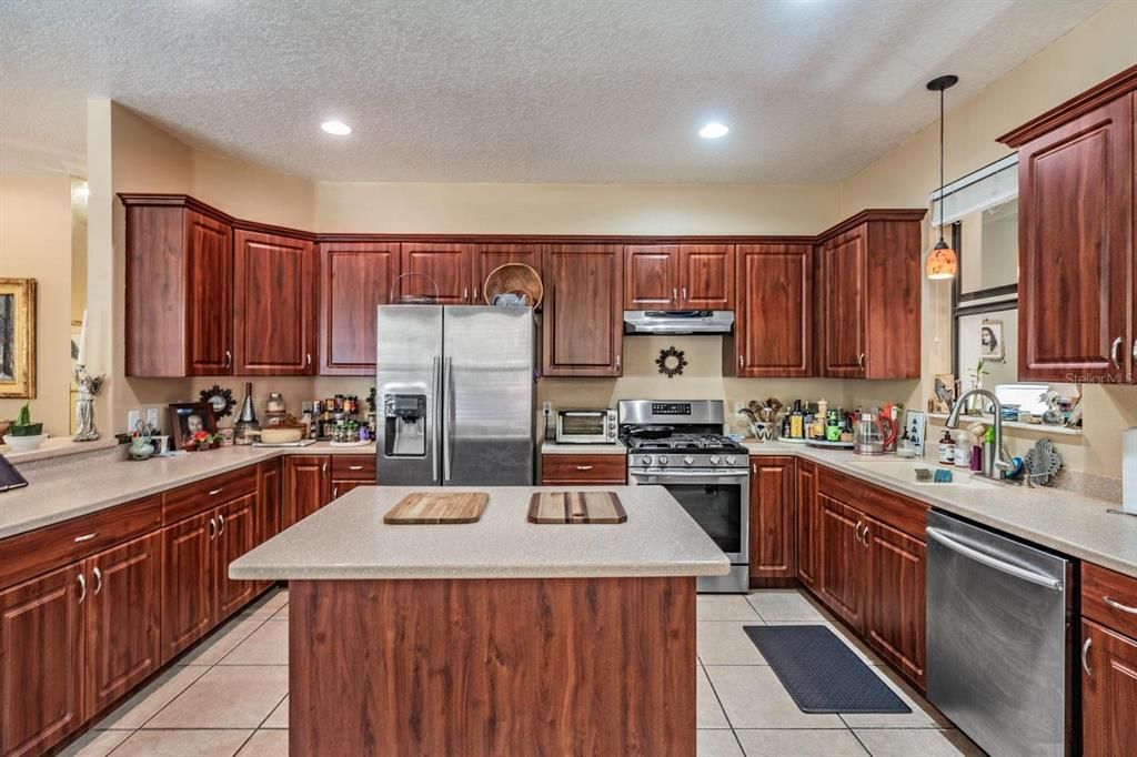 En Venta: $449,900 (2 camas, 2 baños, 2090 Pies cuadrados)