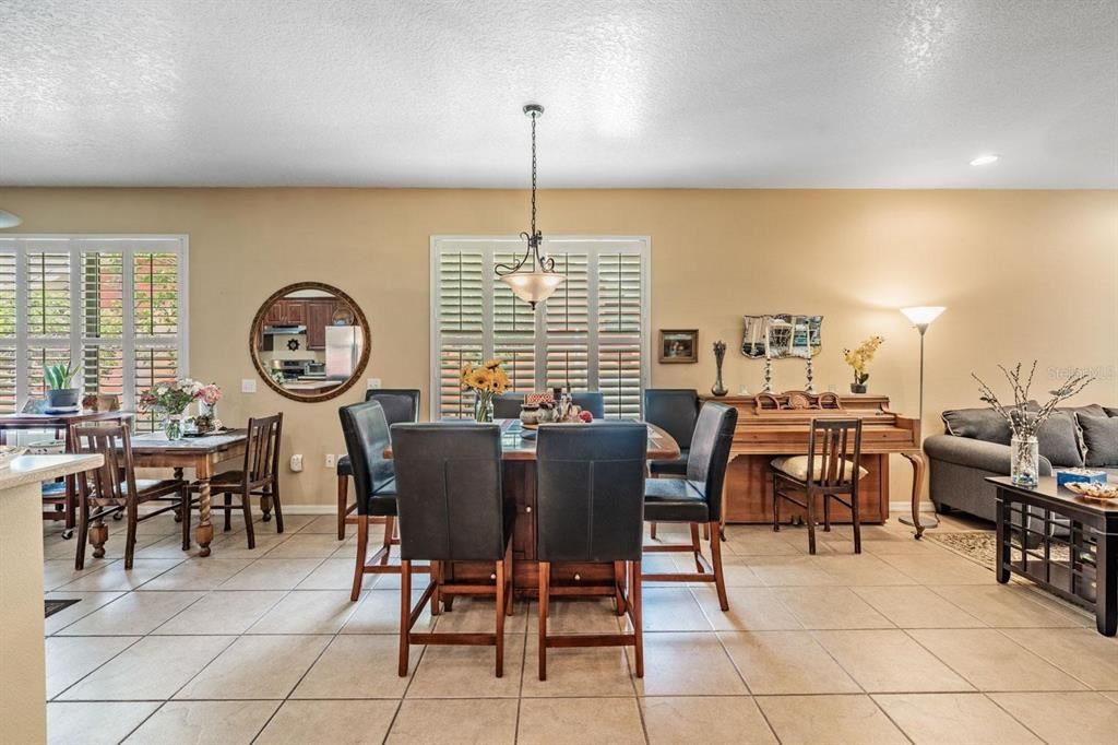 En Venta: $449,900 (2 camas, 2 baños, 2090 Pies cuadrados)