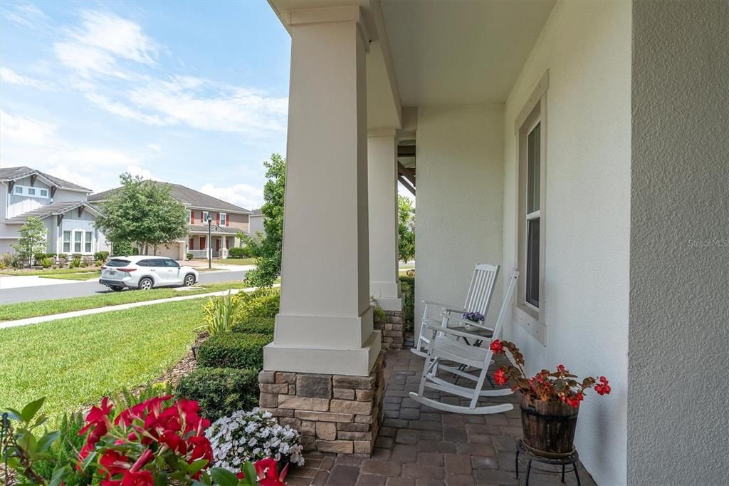 Active With Contract: $935,000 (4 beds, 3 baths, 2755 Square Feet)