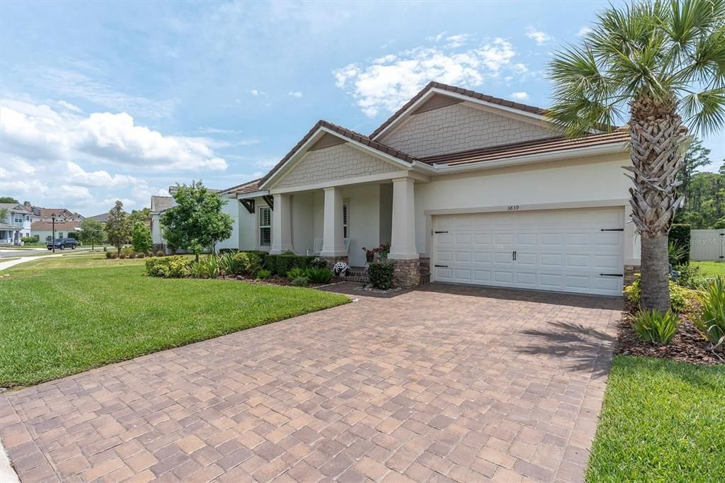 Active With Contract: $935,000 (4 beds, 3 baths, 2755 Square Feet)