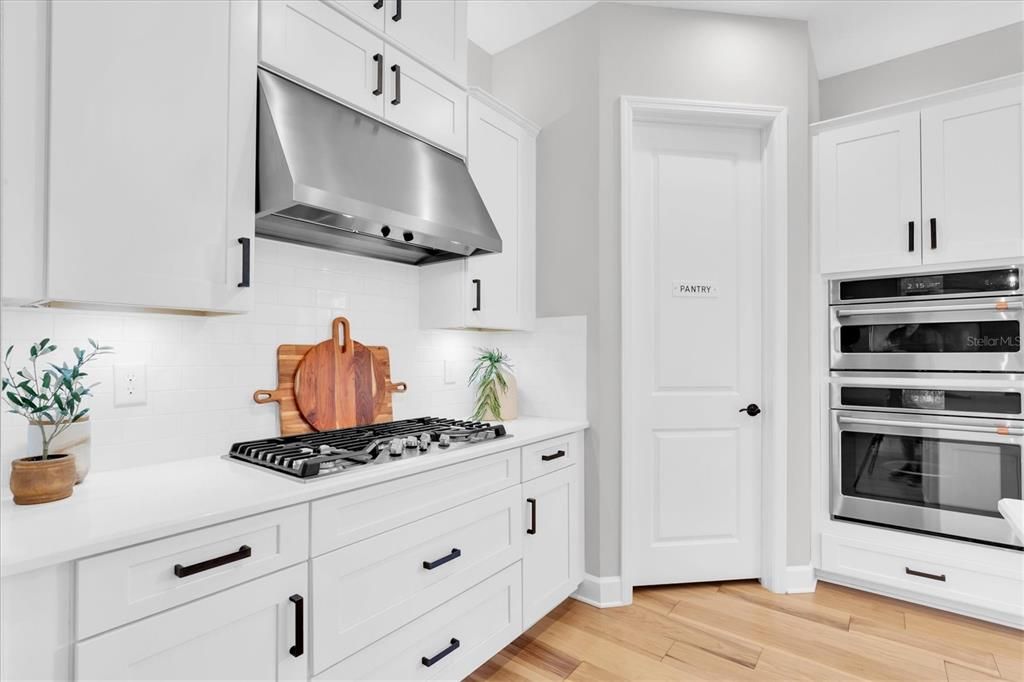 Active With Contract: $935,000 (4 beds, 3 baths, 2755 Square Feet)