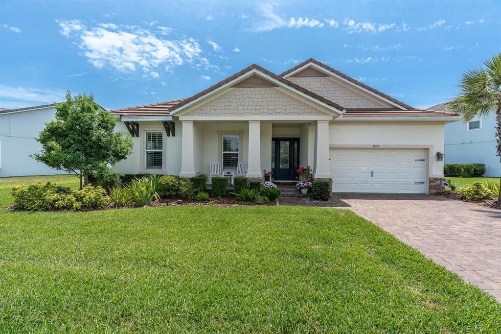Active With Contract: $935,000 (4 beds, 3 baths, 2755 Square Feet)