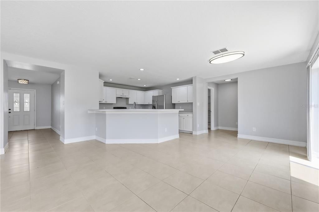 В аренду: $2,700 (4 спален, 2 ванн, 2564 Квадратных фут)