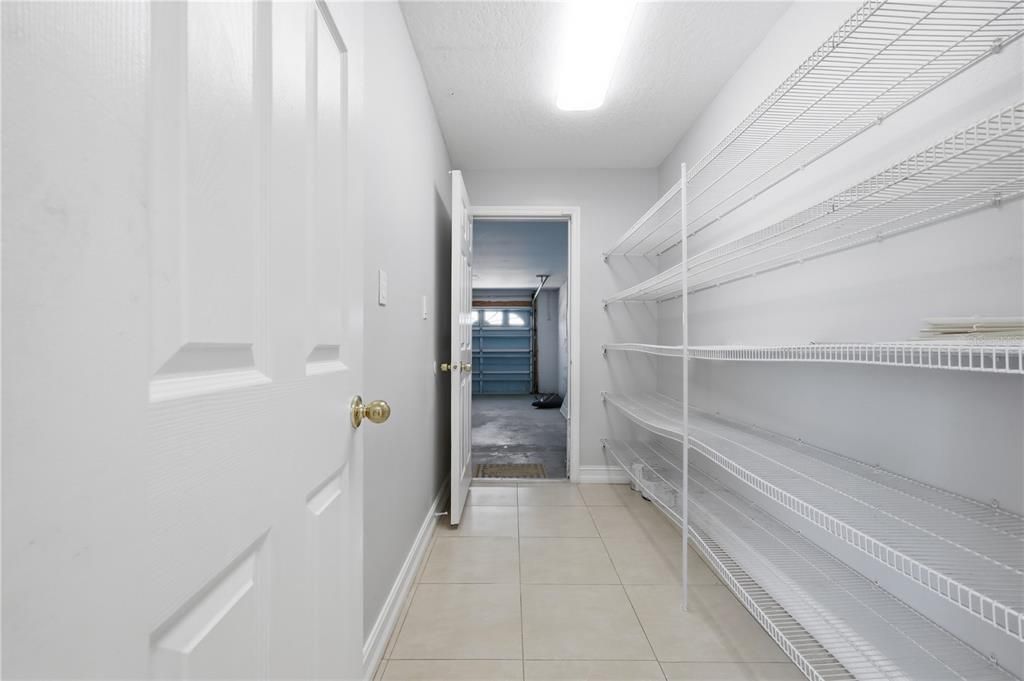 В аренду: $2,700 (4 спален, 2 ванн, 2564 Квадратных фут)