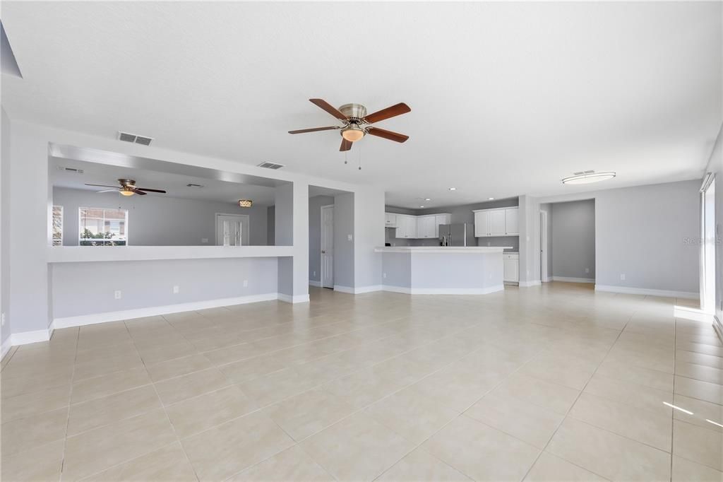 В аренду: $2,700 (4 спален, 2 ванн, 2564 Квадратных фут)