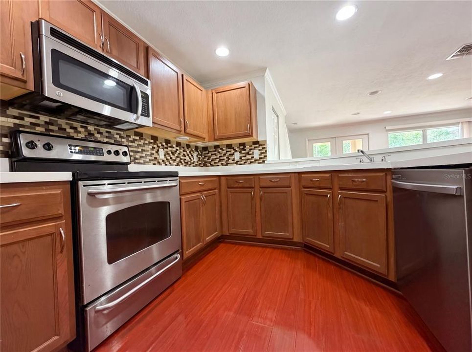 For Sale: $222,000 (3 beds, 2 baths, 1573 Square Feet)