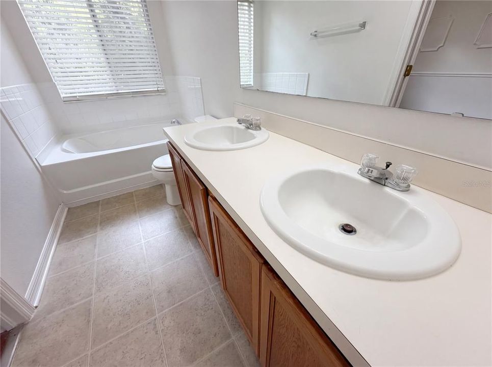 For Sale: $222,000 (3 beds, 2 baths, 1573 Square Feet)