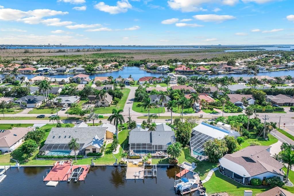 На продажу: $850,000 (3 спален, 2 ванн, 2196 Квадратных фут)