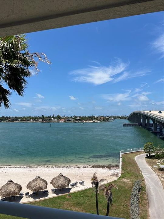 For Rent: $3,200 (2 beds, 2 baths, 1150 Square Feet)