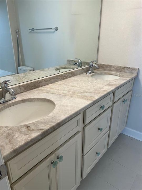 For Rent: $3,200 (2 beds, 2 baths, 1150 Square Feet)