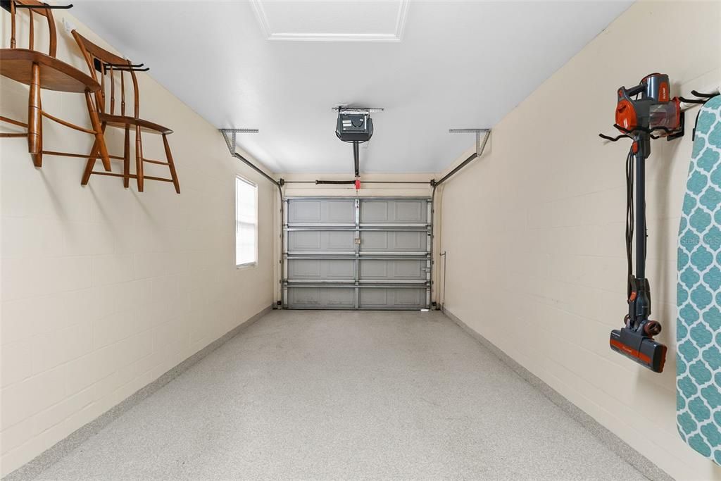 На продажу: $349,990 (2 спален, 2 ванн, 1360 Квадратных фут)