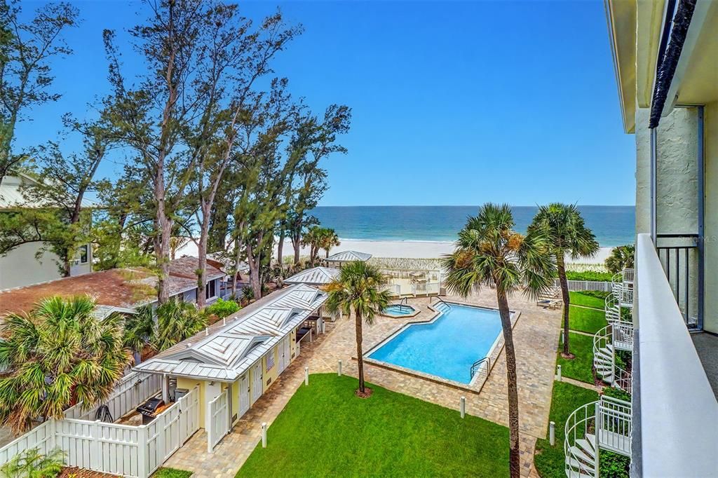 For Sale: $1,000,000 (3 beds, 2 baths, 1530 Square Feet)