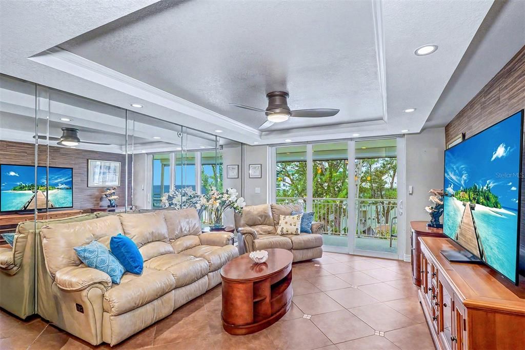 For Sale: $1,000,000 (3 beds, 2 baths, 1530 Square Feet)